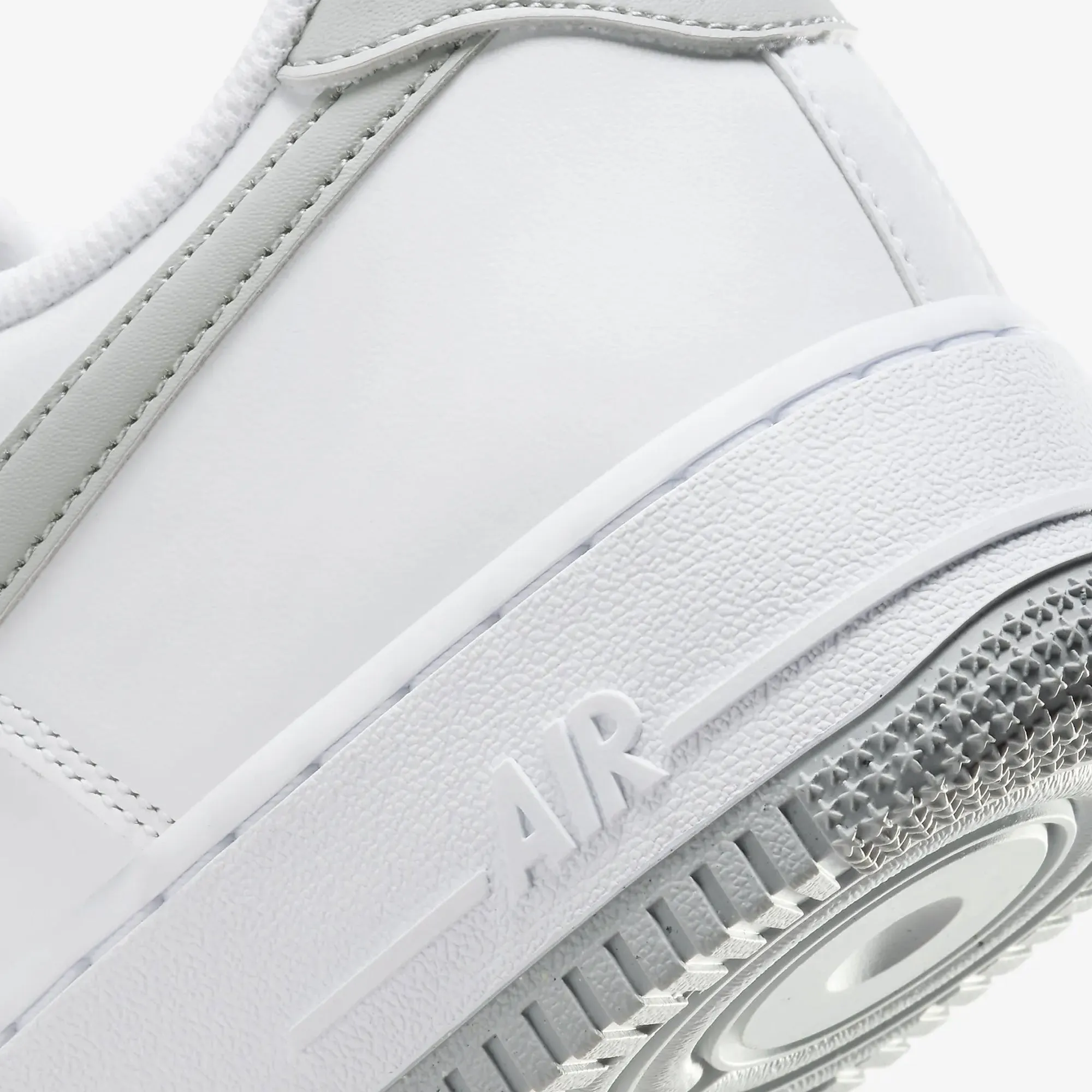 AIR FORCE 1 '07 'WHITE/LT SMOKE GREY-WHITE'