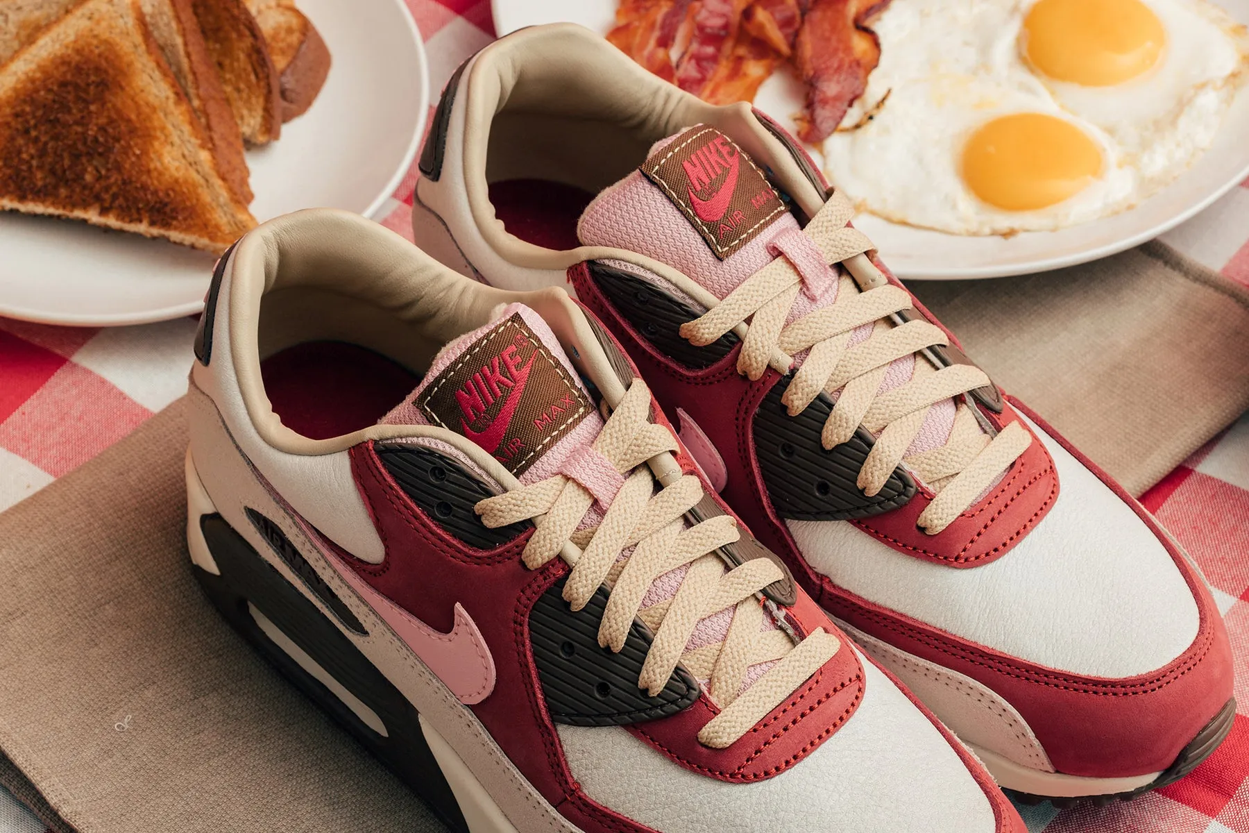 Air Max 90 NRG "Bacon" - Sail/Sheen