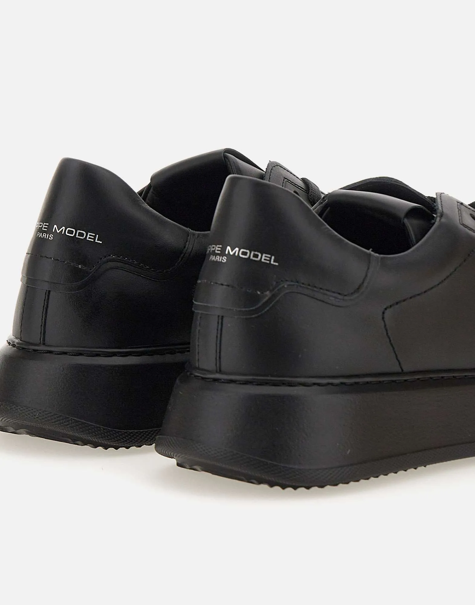 Temple Low Black Leather Sneakers